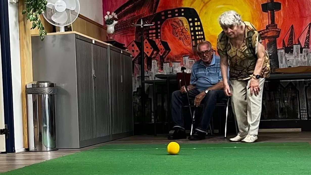 Koersbal in het Huis van de Wijk: bewegen, lachen en samen zijn