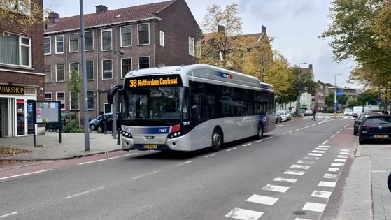 Vaker een bus door Mathenesse