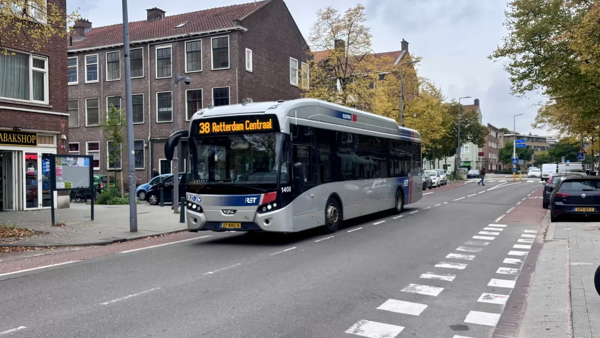 Vaker een bus door Mathenesse