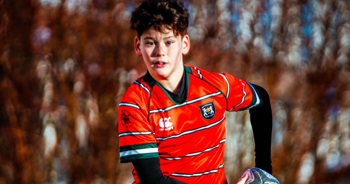 Kicken met rugby-talent Elijah