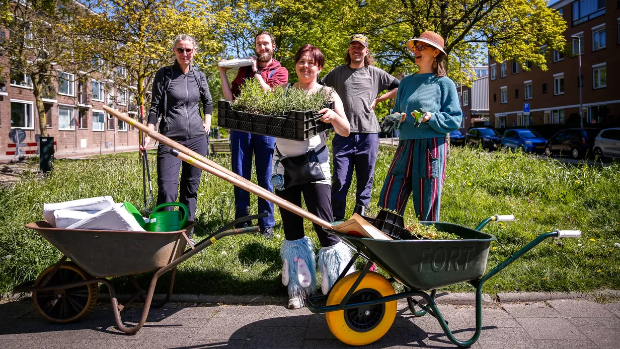 De GroenBrigade maakt Mathenesse groener én gezelliger