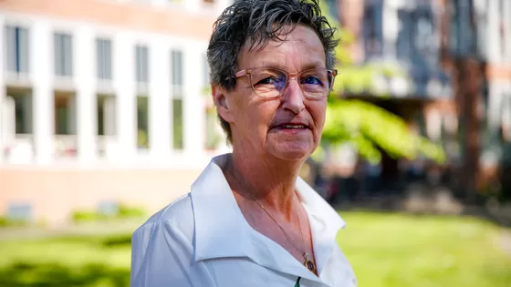Maaike is de motor van de Poelsflat: “Durf elkaar nodig te hebben”
