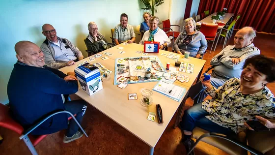 Mag ik dan bij jou? Straatspel maakt burenhulp zichtbaar